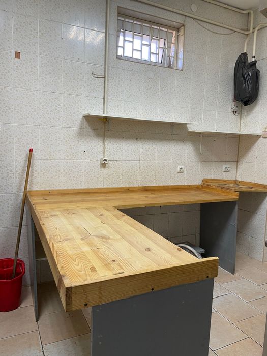 Деревʼяна стільниця