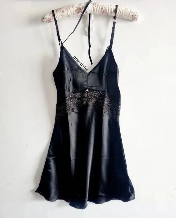 Jedwab Intimissimi jedwabna koronka halka koszula nocna czarna basic