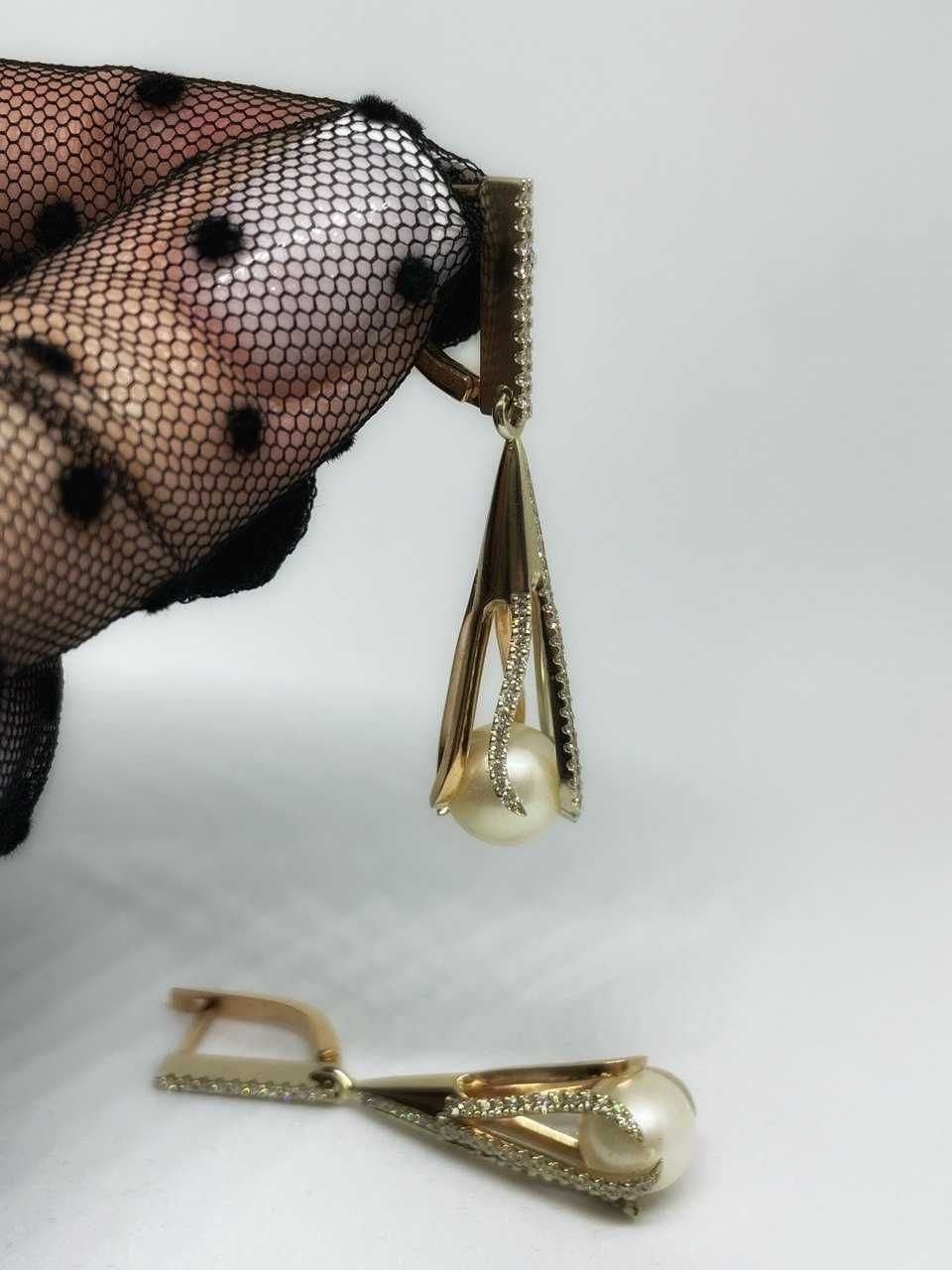 Золотые серьги с бриллиантами