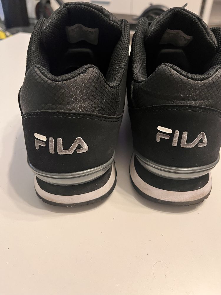 Męskie buty FILA rozm 43 jak nowe