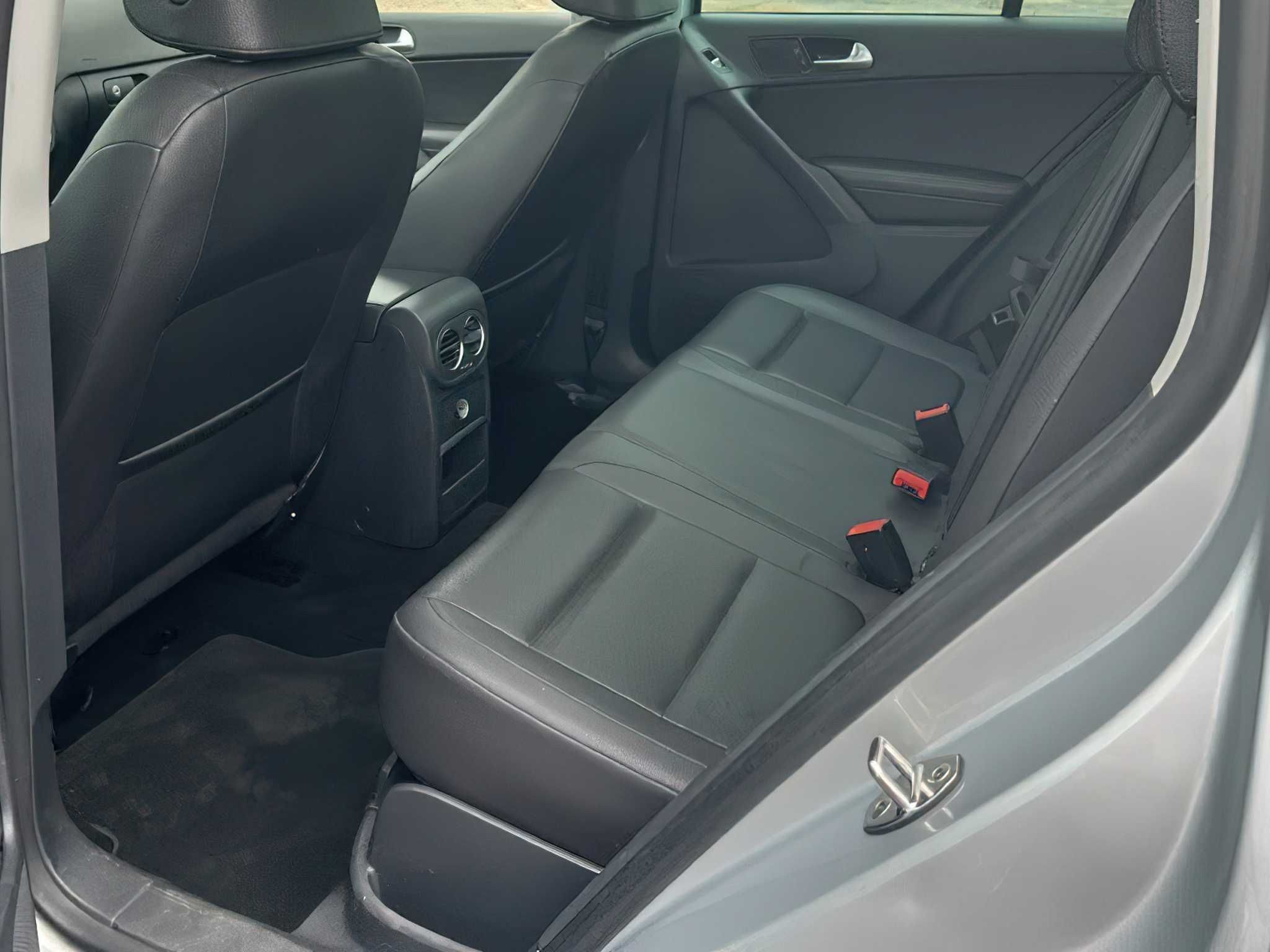Volkswagen Tiguan  SE 2015