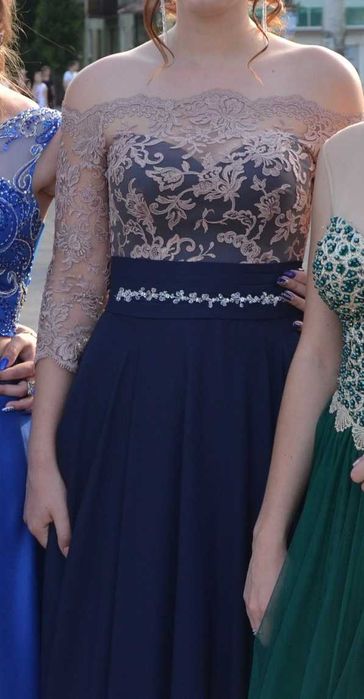 Вечірня сукня на випускний