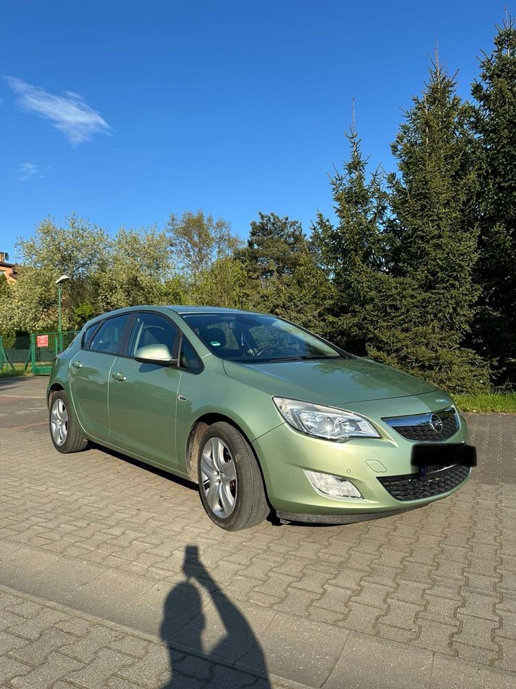 Opel astra J 1.6 benzyna