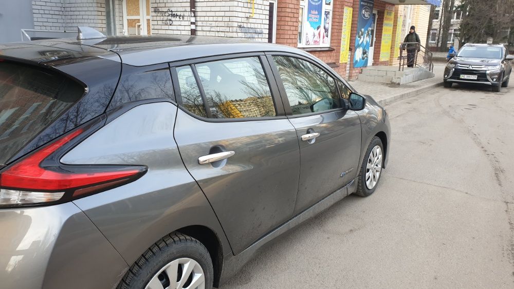 nissan Leaf SV 40 квт 2018 г в Днепре батарея 40