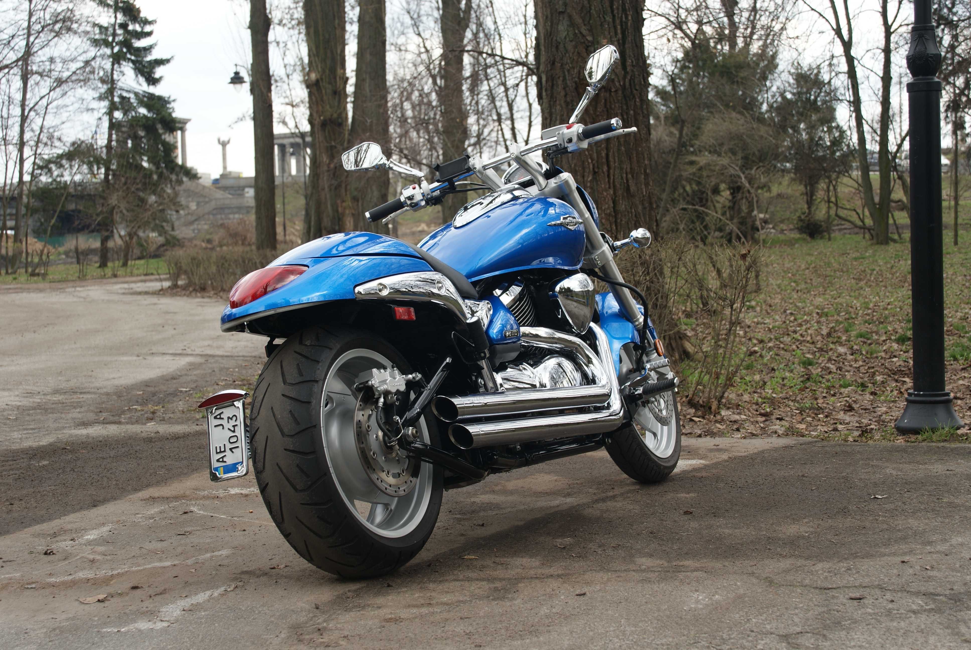 Suzuki Boulevard M90