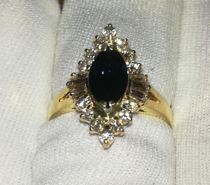 Золотое кольцо 585 проба ,сапфир и бриллианты. Размер 18 Сертификат