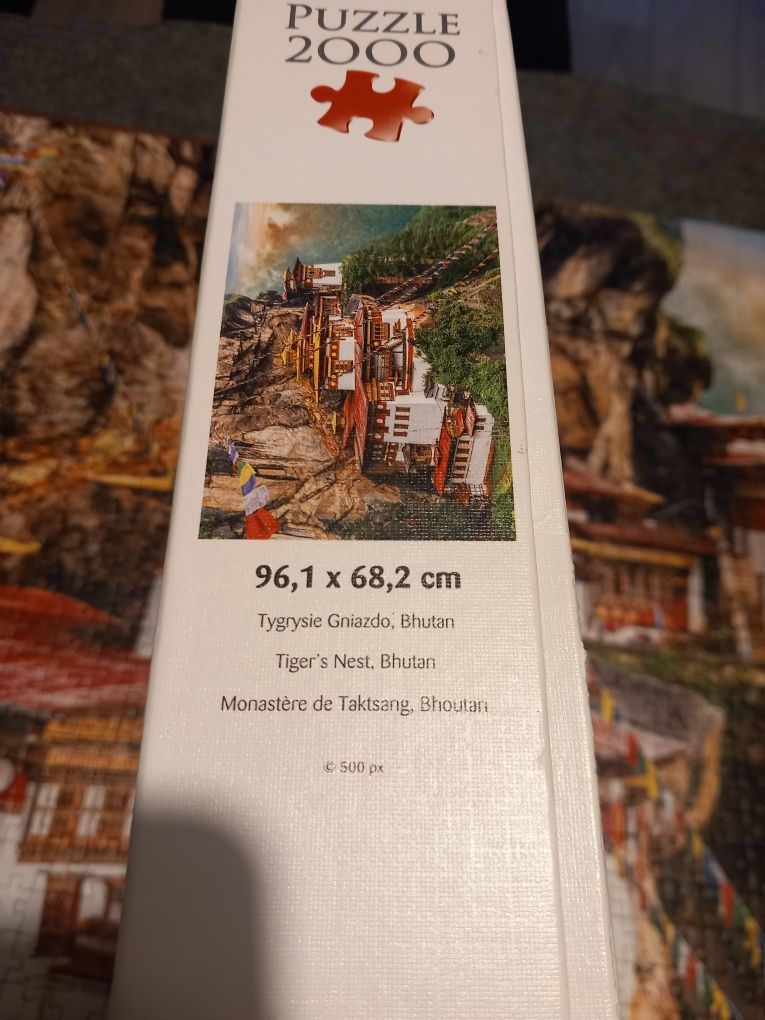 Puzzle TREFL 2000 elementów Tygrysie Gniazdo, Bhutan, kompletne