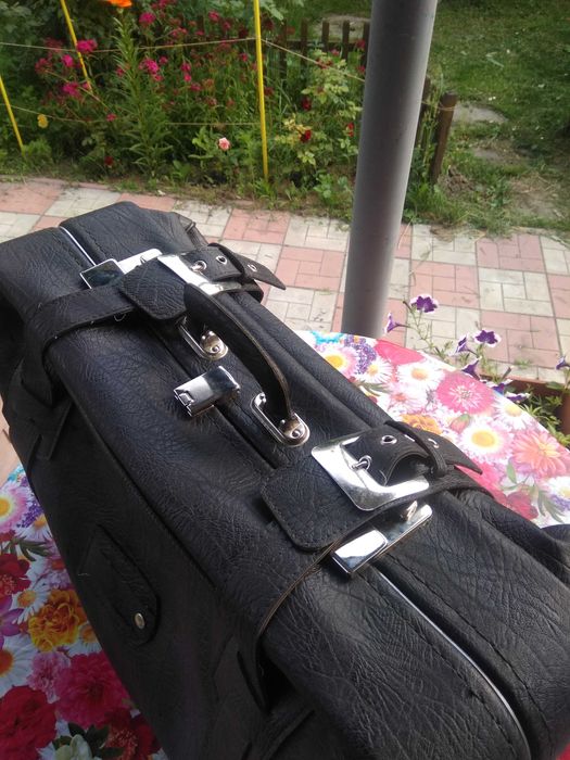 Крутой кожаный чемодан сумка