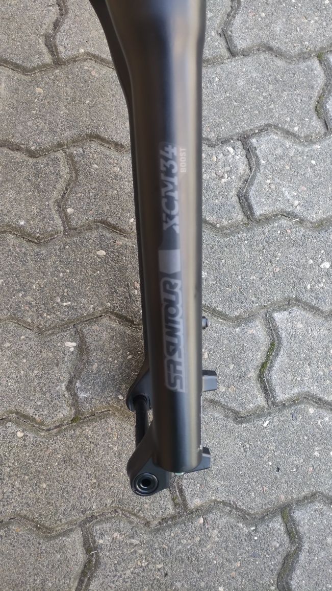 Amortyzator widelec SR Suntour XCM34 boost 130 mm.