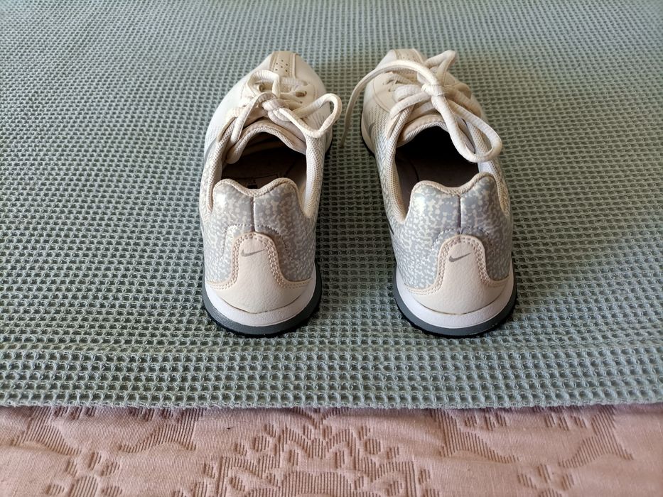 Sapatilhas Nike n36 c/ novas