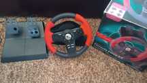 Volante e pedais Logitech PC