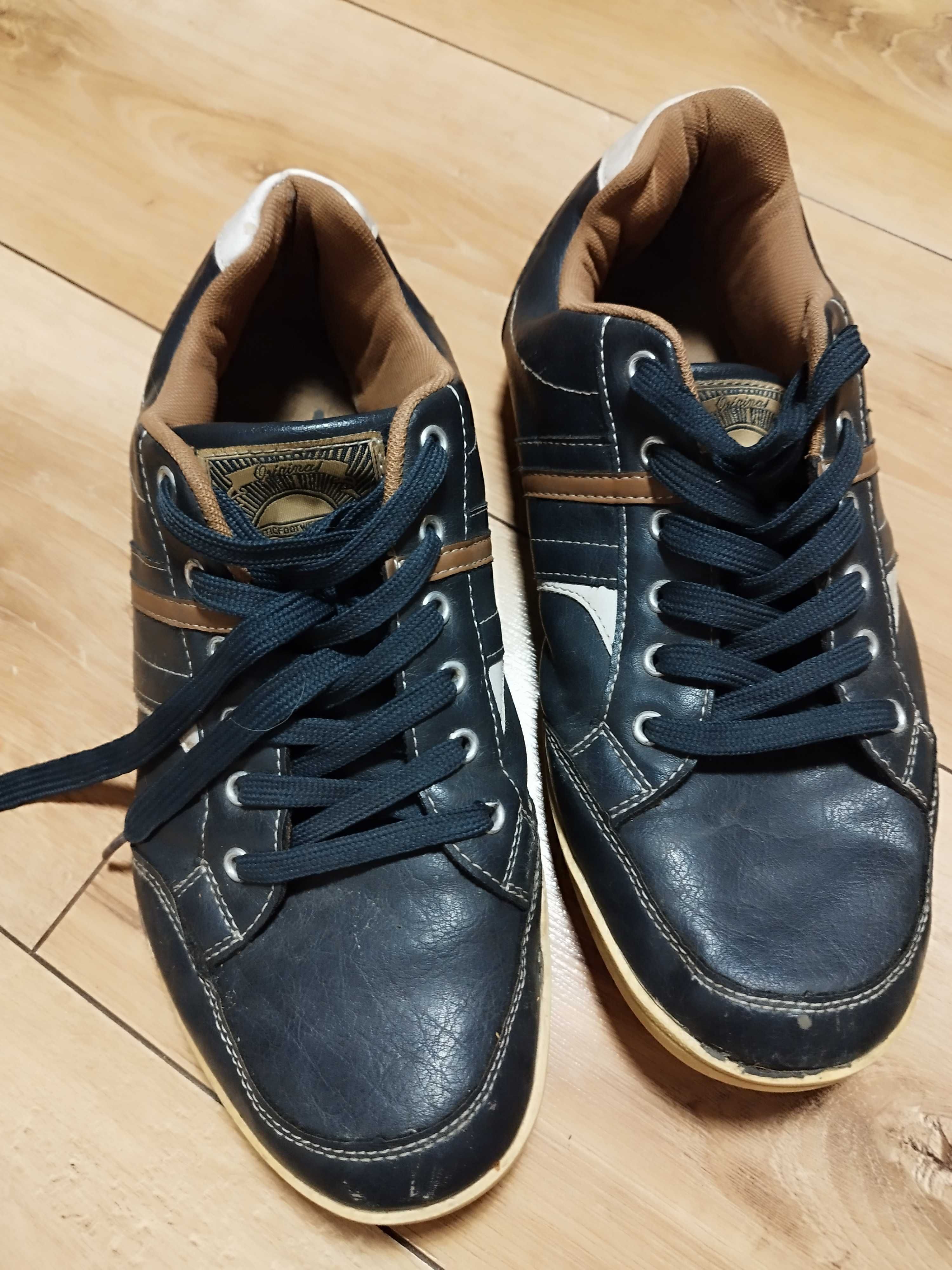 Adidasy trampki 42