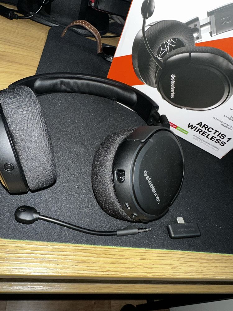 Słuchawki Steelseries Arctis wireless 1