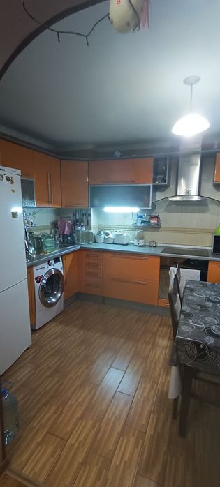 Продам 4х комнатную квартиру по ул. В.Сергиенка, 6 этаж, перекресток