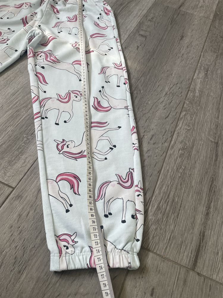 Spodnie dresowe bawełna unicorn jednorożce 134 jak nowe