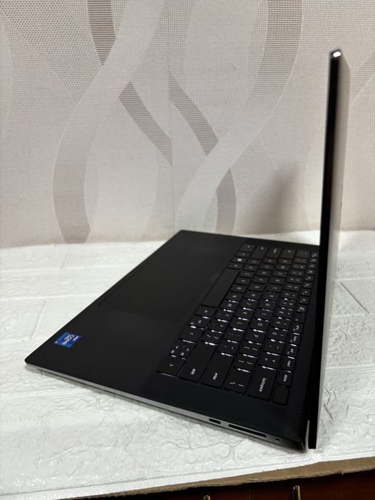 Потужний ноутбук Dell Precision 5560 i7-11850H/32GB RAM/1TB/RTX A2000