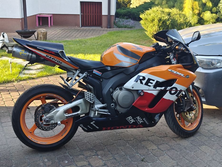 Honda CBR 1000rr 2005 repsol