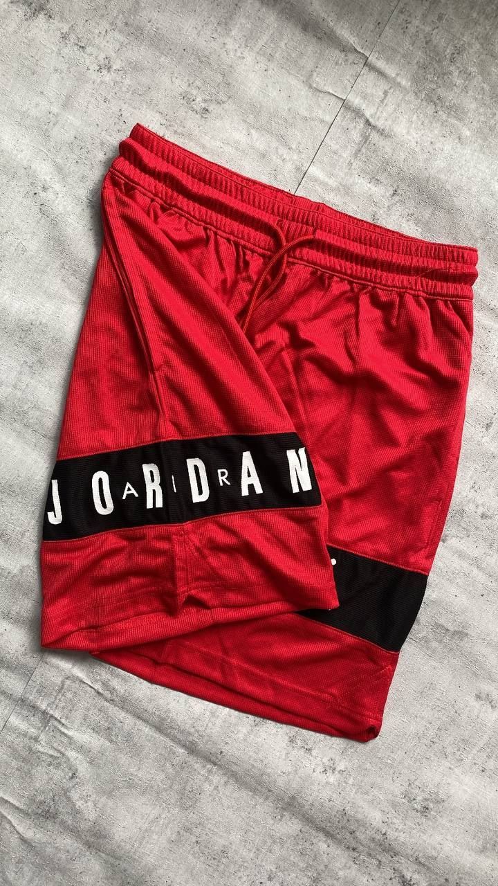 Чоловічі шорти Jordan dri-fit  

Стан: Нові 

Розмір: M

пояс: 37
довж
