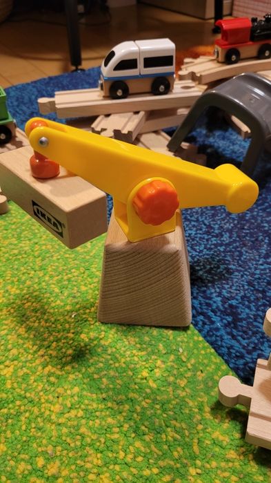 Mega zestaw drewnianych torów i pociągów od IKEA. Stan: idealny