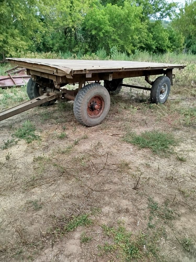 Тракторный прицеп 2ПТС4 на тягах
