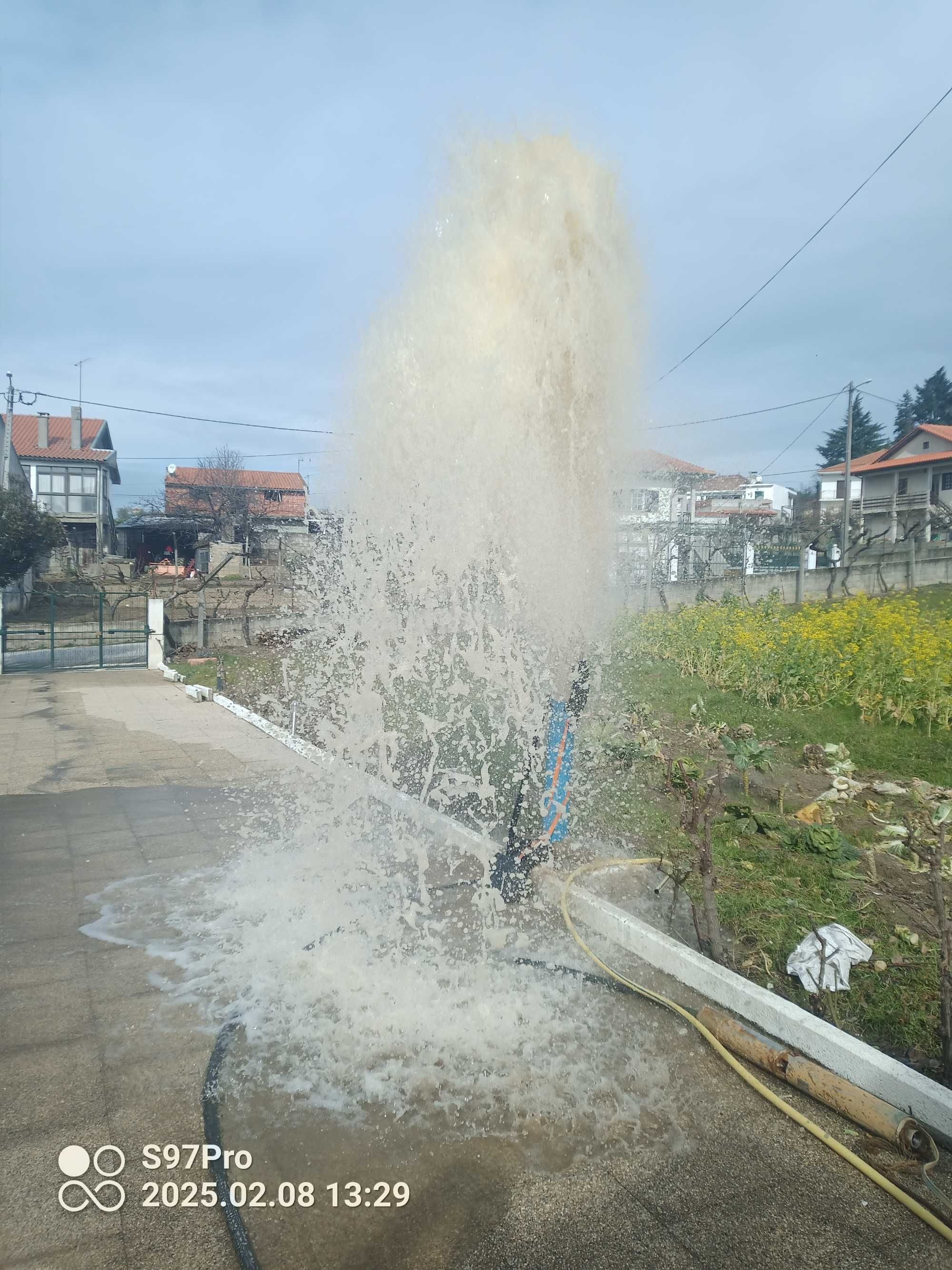 Limpeza e desinfecção de furos de água