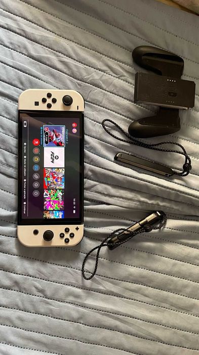 Vendo Nintendo Switch + Jogo Super Mario Odyssey