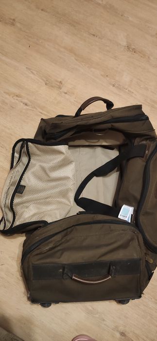 Велика дорожня сумка на колесах