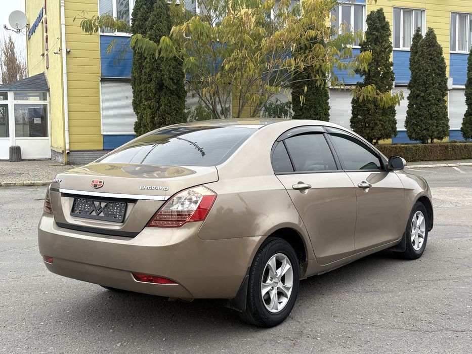 Гарна Geely Emgrand 7