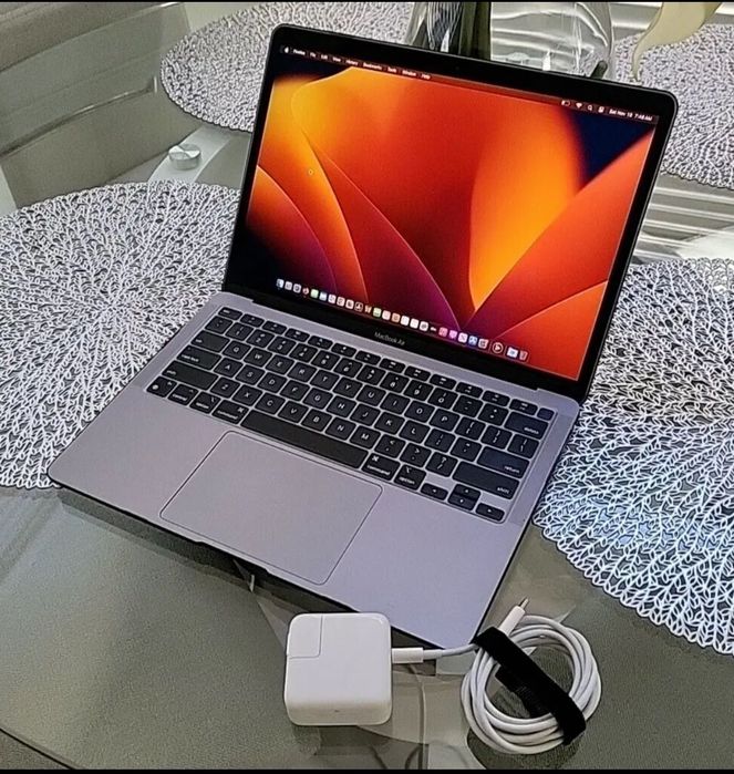 Ноутбук Apple MacBook Air M1 A2337 16Gb 512gb 65 Циклів Акб 100%