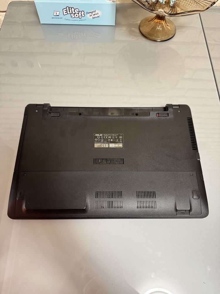 Ноутбук Asus X550C