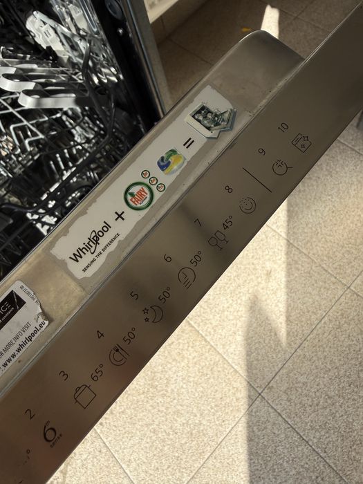 Посудомийна машина Whirlpool 60