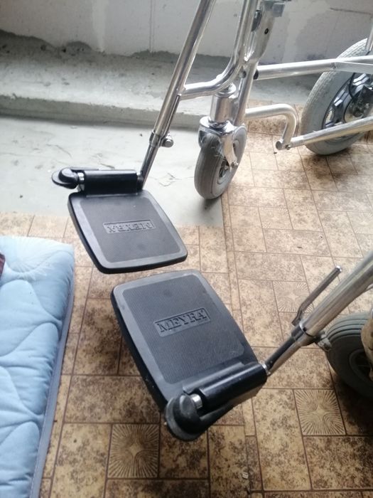 Інвалідне кресло, візок.