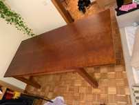 Mesa de jantar de madeira maciça extensível