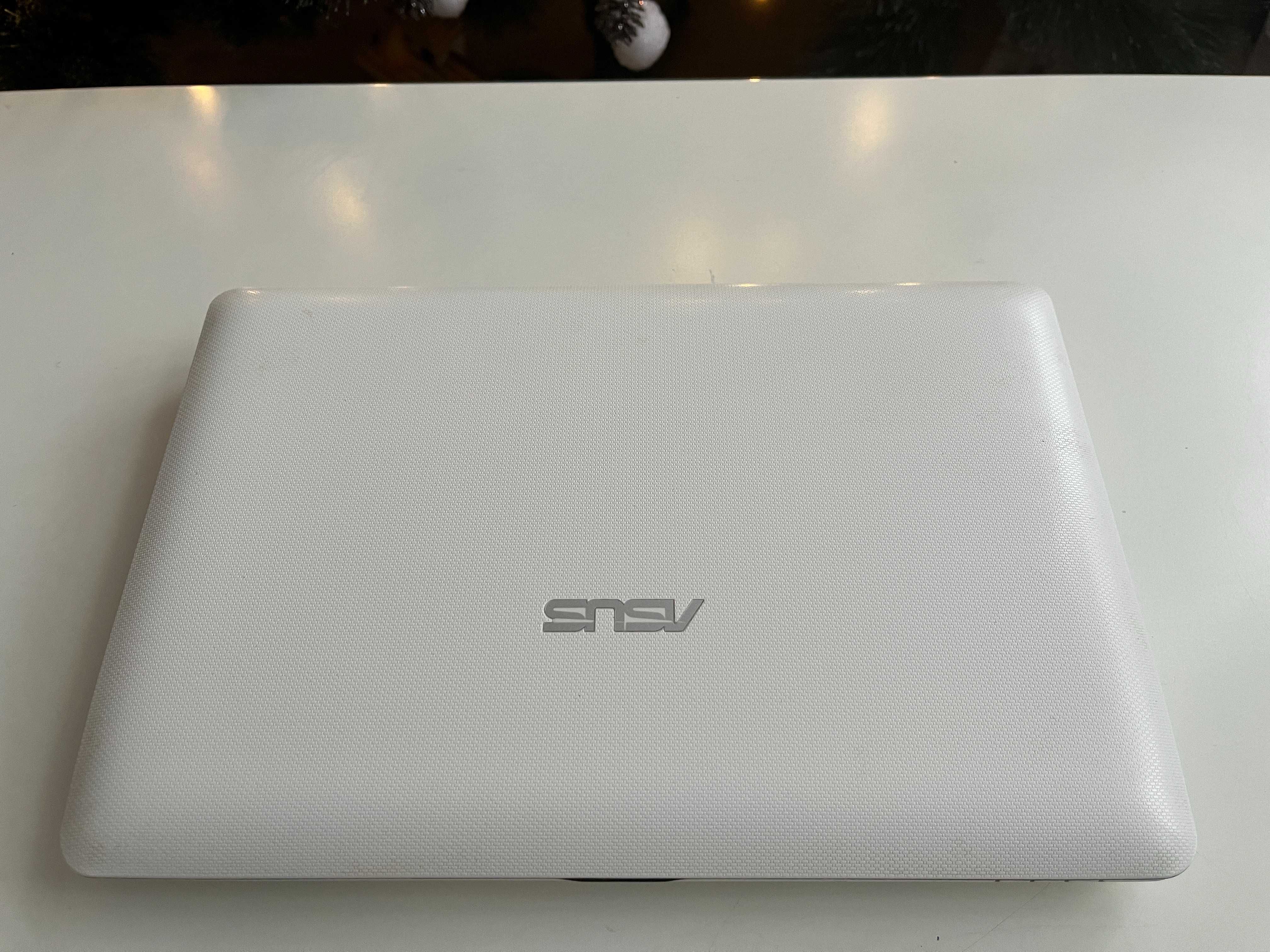 Нетбук Asus Eee PC 1011CX