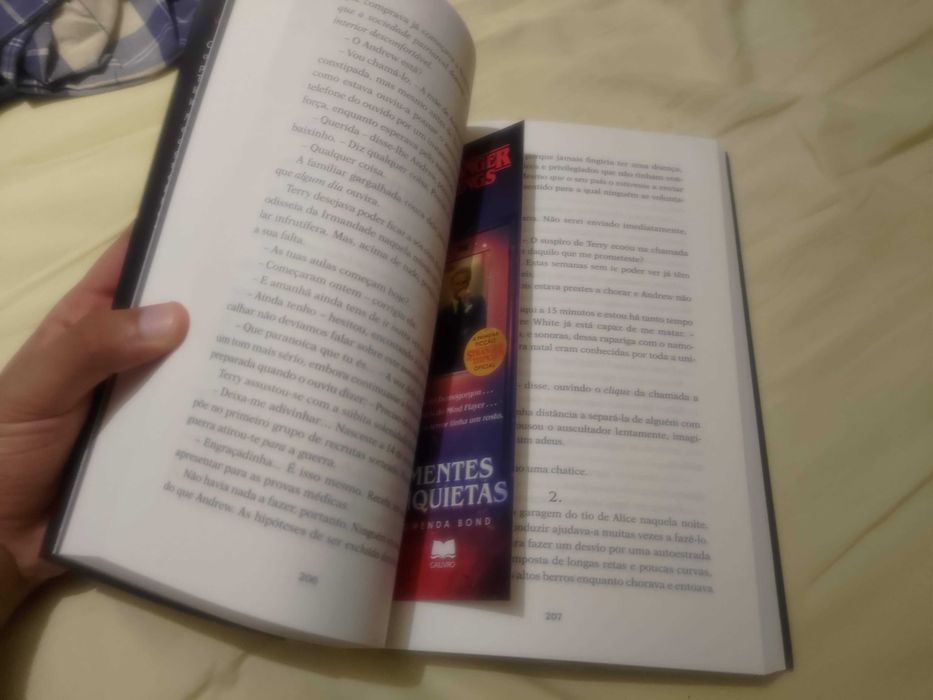 Stranger Things: Mentes Inquietas (Portuguese Edition) de Gwenda Bond