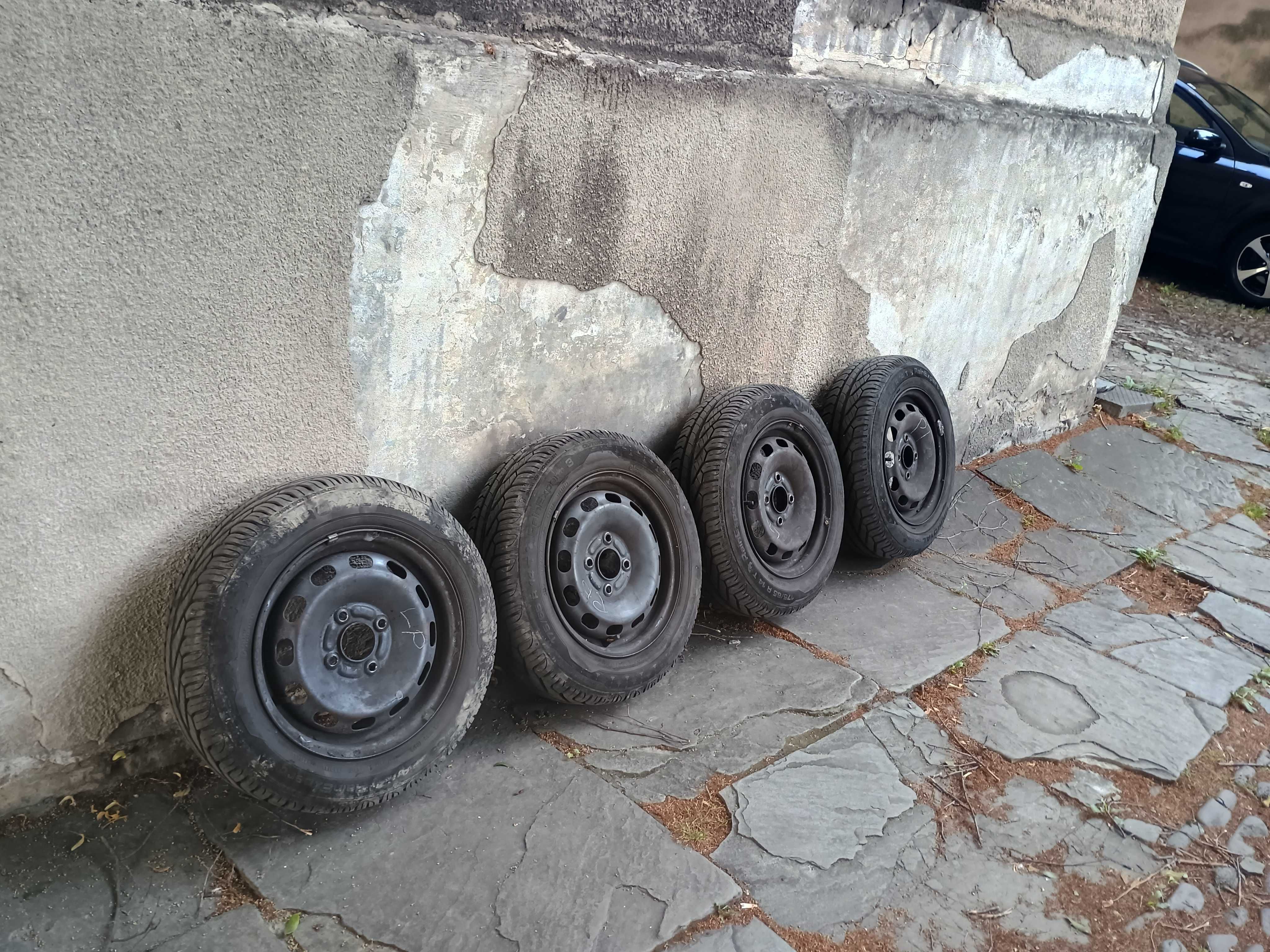 Komplet kół opony Uniroyal Rain Expert 3  175/65 R14 Fiesta 2004