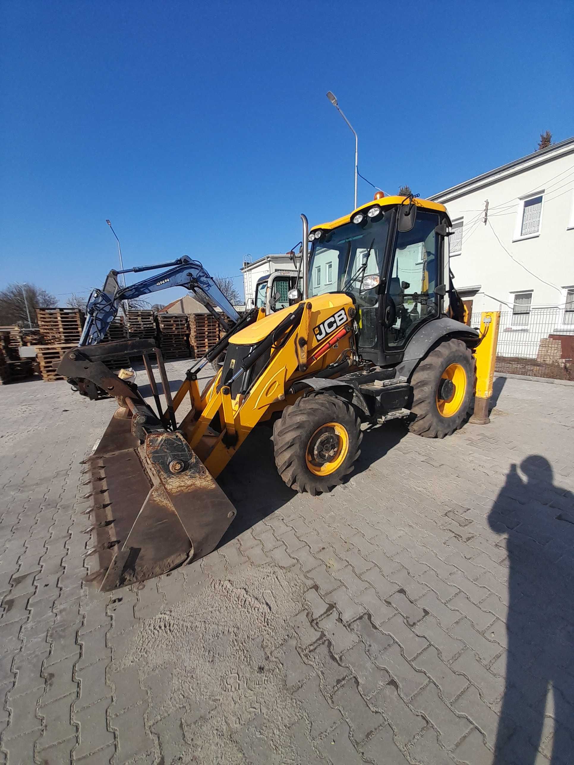 Koparko-ładowarka JCB 3CX