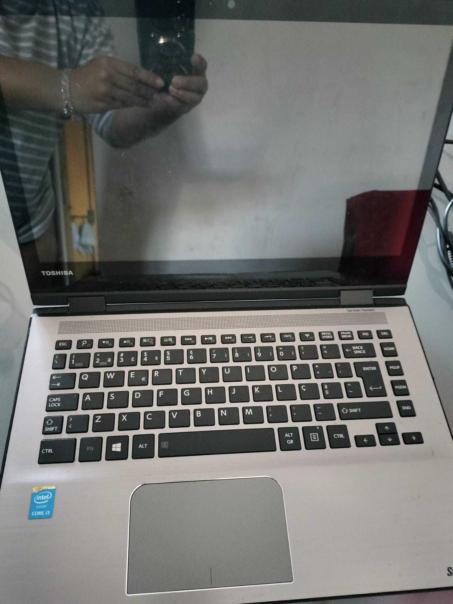 Portatil Toshiba satellite radius 14 140w laptop