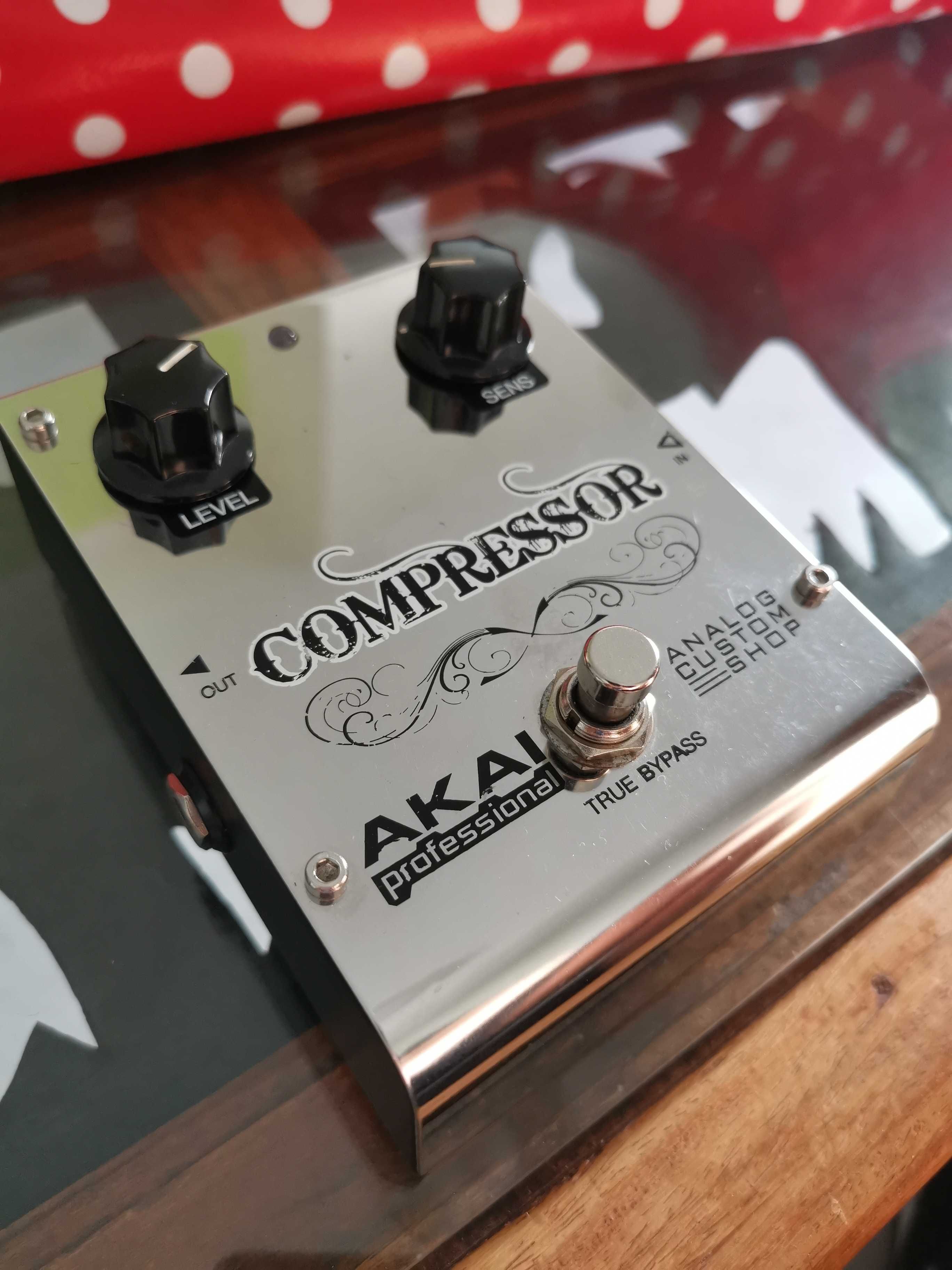 Pedal Compressor Akai, XVIVE Lemon Squeezer, Power AMP Thunder99