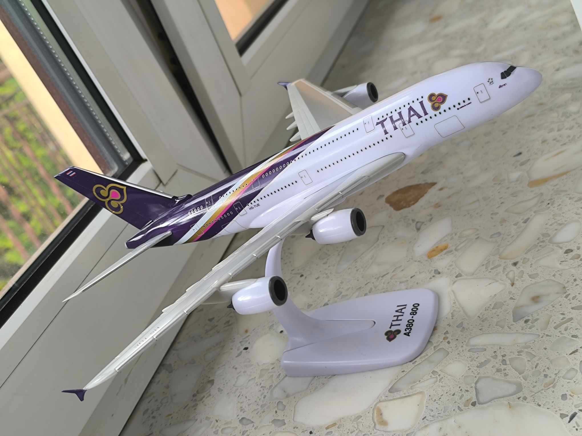 Thai Airways - AIRBUS A380-800, HS-TUE,  model 1:200