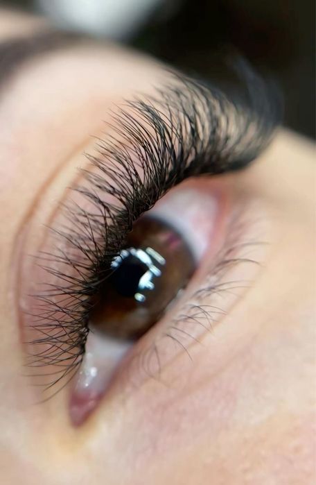 Aplicação de pestanas e design