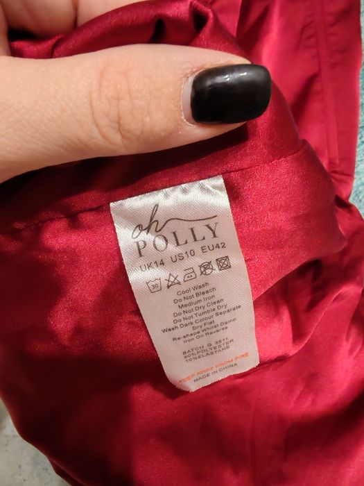 Стильне атласне плаття