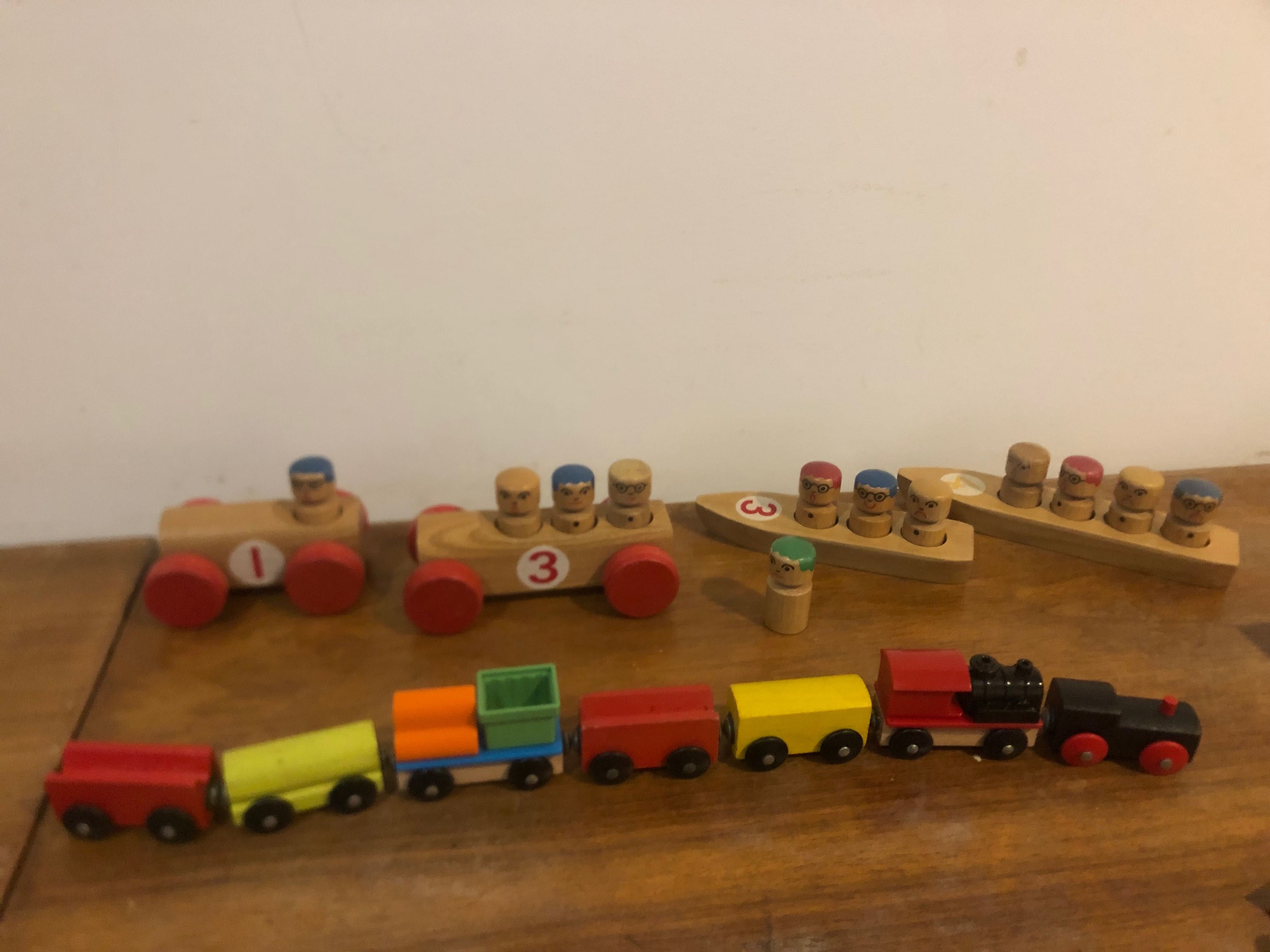 Comboio de madeira