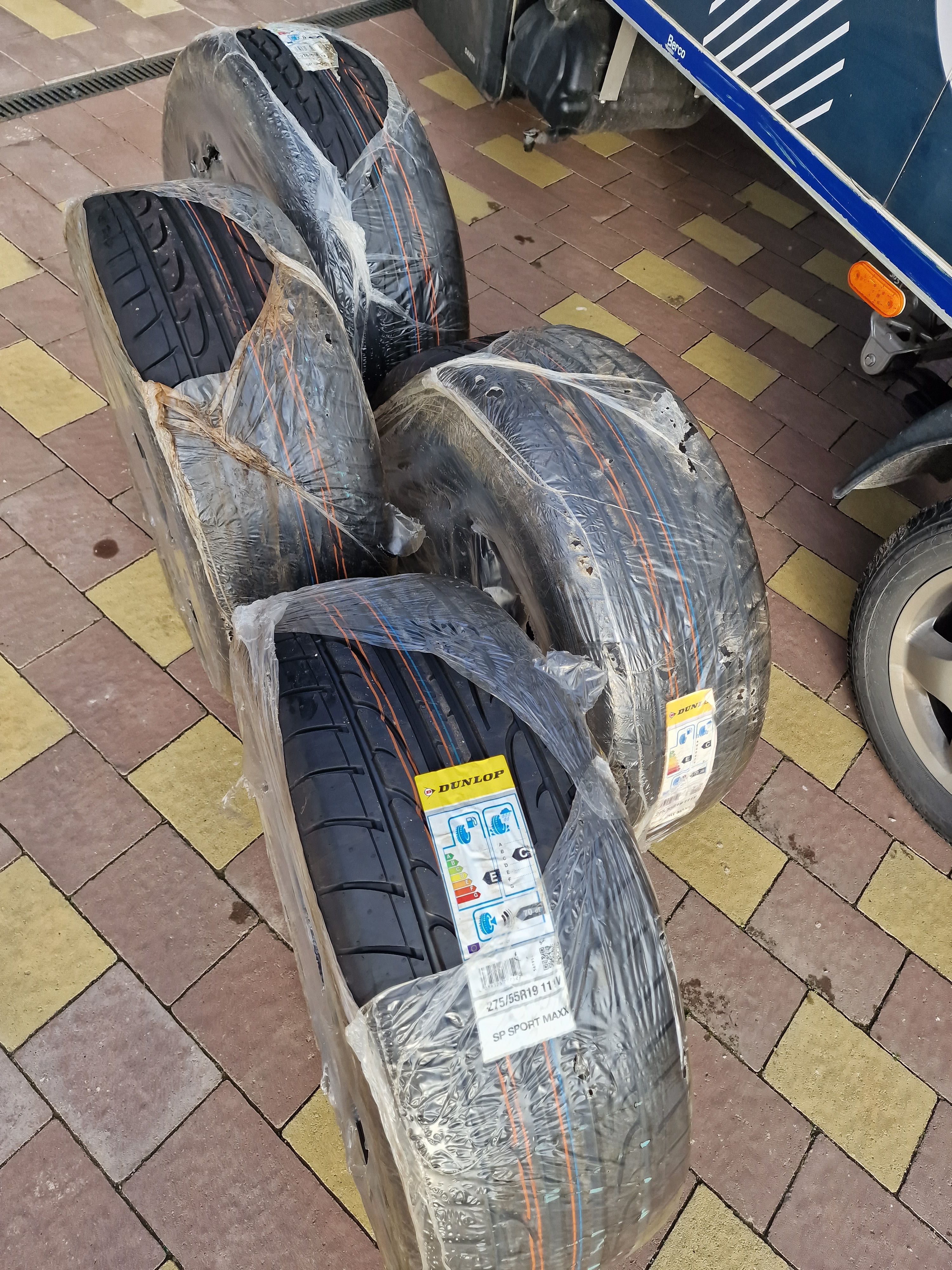 Резина Резiна колеса нова гума DUNLOP 275/55R19 111V