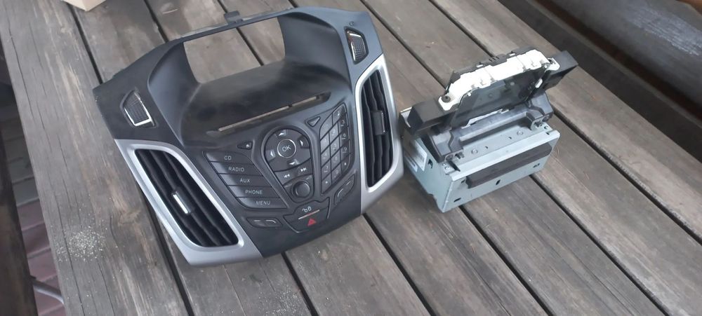RADIO WYŚWIETLACZ PANEL FOCUS MK3 AM5T-18K811-BD