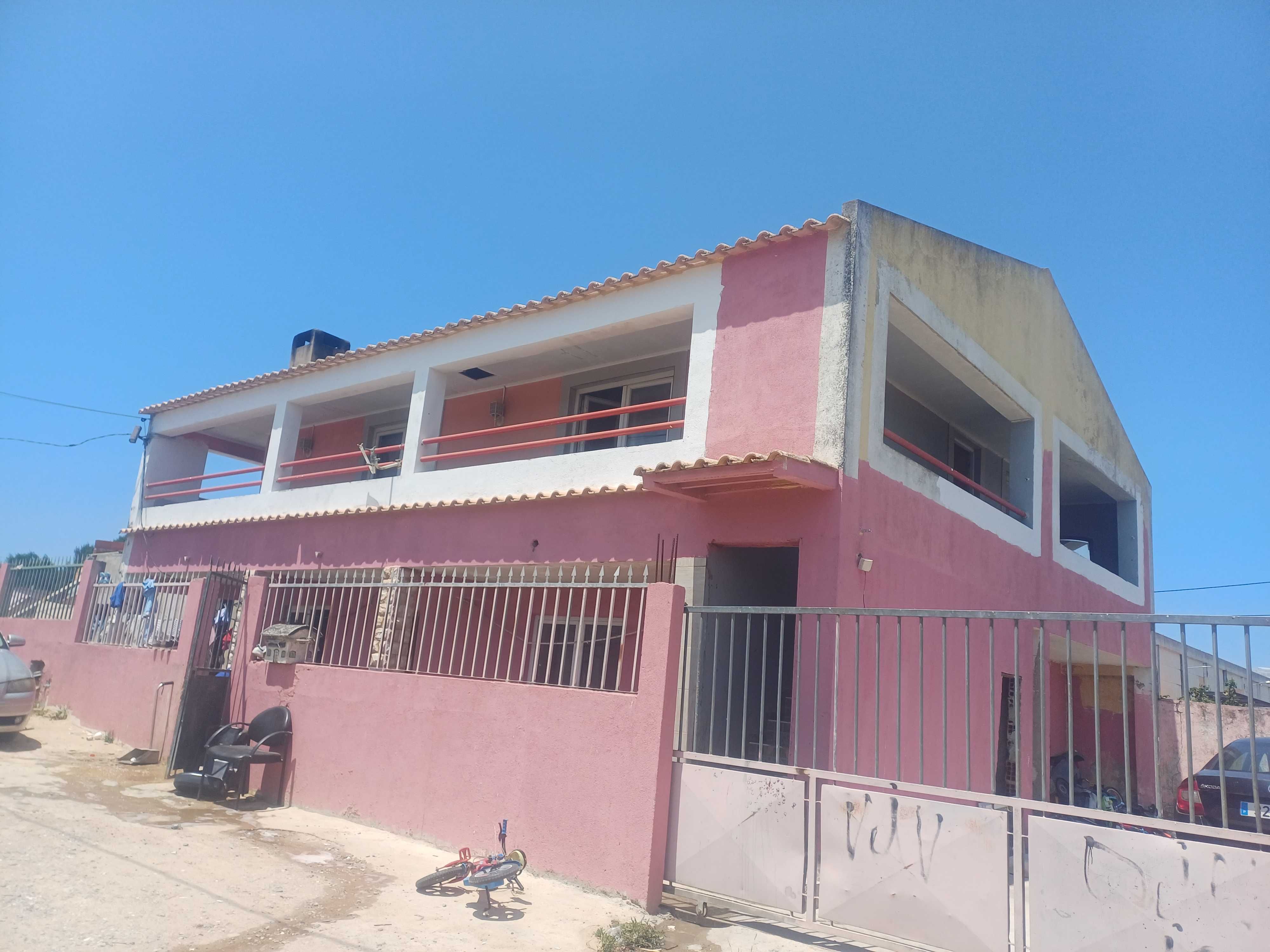 Vendo casa t5 com anexo t2