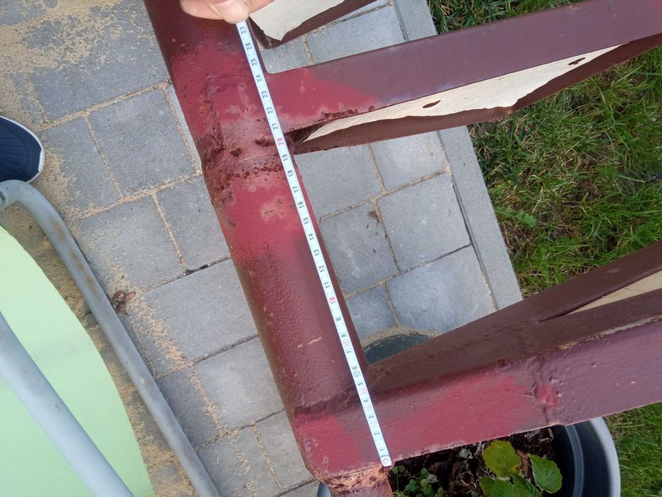 Solidne schody kręcone metalowe zewnętrzne