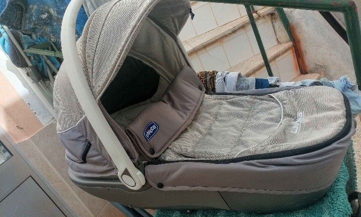 Vendo ovinho Chico com alcofa e acessórios para carrinho