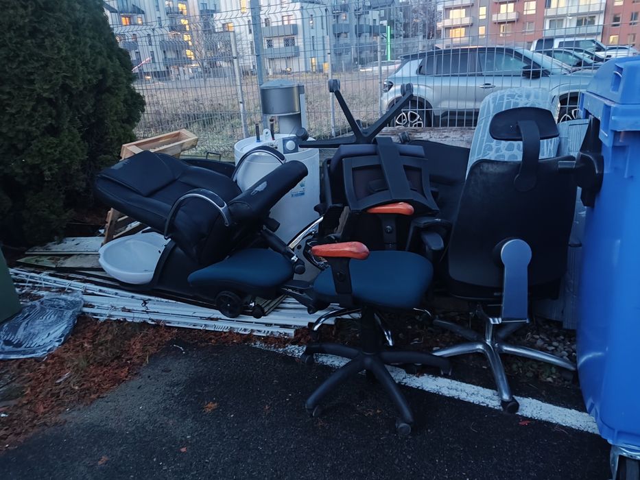 Krzesła obrotowe na części, złom