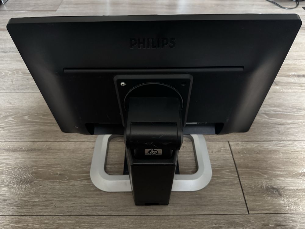 Монитор Philips Б/У
